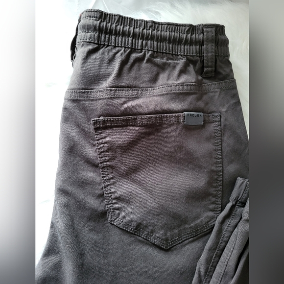 Men's Gray Jogger Pants,  Size Medium (28) - Picture 7 of 8